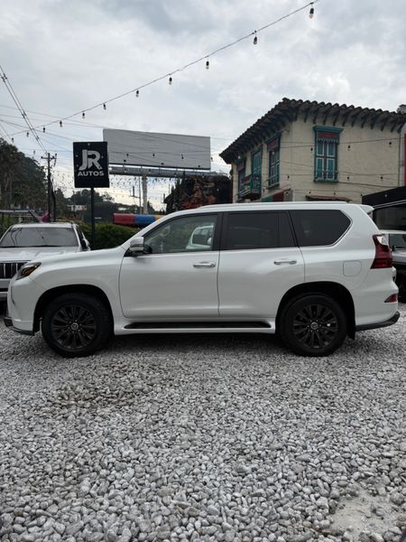 LEXUS GX 460 2021 - imagen secundaria 2