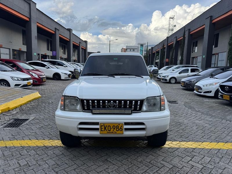 TOYOTA PRADO VX - imagen secundaria 1