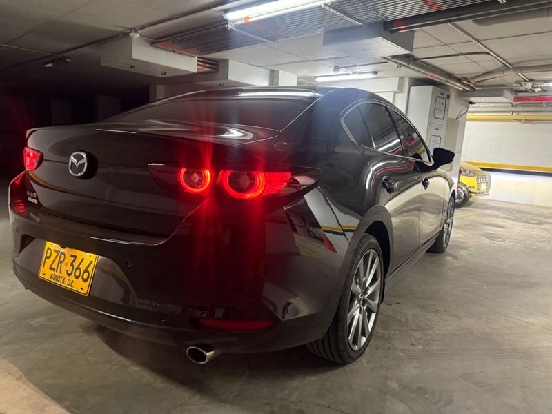 Mazda 3 grand touring híbrido - imagen secundaria 2