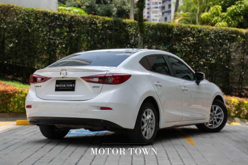 Mazda 3 2.0 Touring At 2015 - imagen secundaria 2