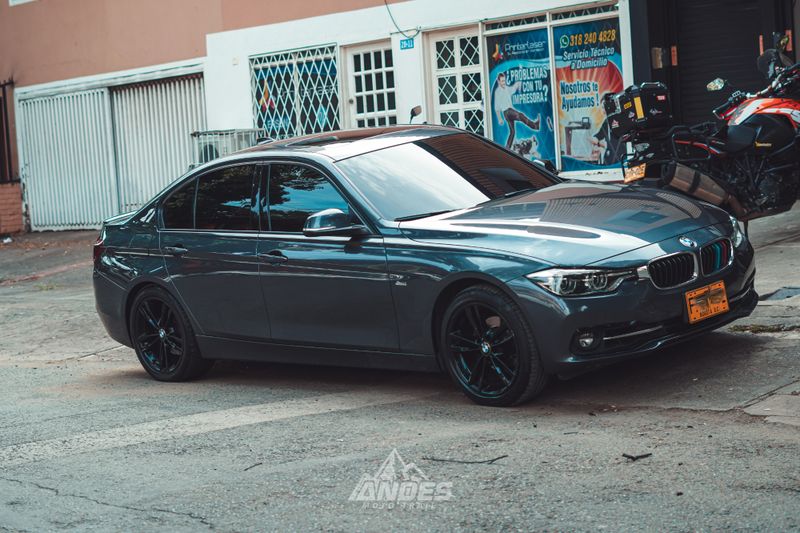 BMW 318i 2018 - imagen secundaria 2