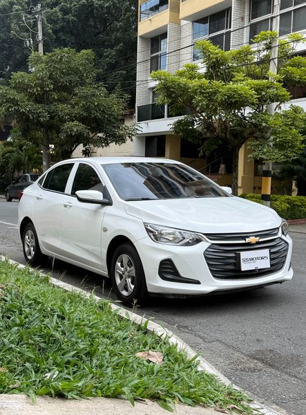 Chevrolet Onix Lt 1.0 Turbo Automatico 2022 - imagen secundaria 2