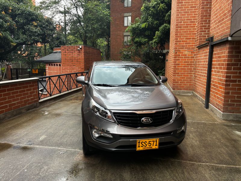 KIA SPORTAGE 4x2 AUTOMATICA 2.0 - imagen secundaria 1