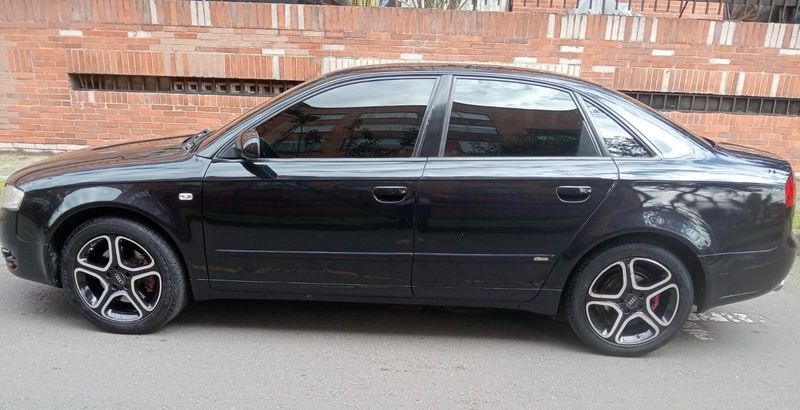 Audi A4 negro 1.8 turbo - imagen 1