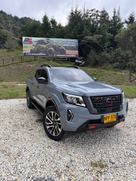NISSAN FRONTIER PRO 4x VERSIÓN TOPE GAMA - imagen secundaria 1