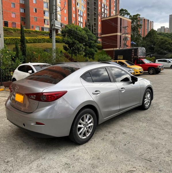Mazda 3 2016  Excelente estado - imagen secundaria 2