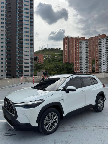 Toyota corolla cross xei hybrid 2022 - imagen secundaria 1