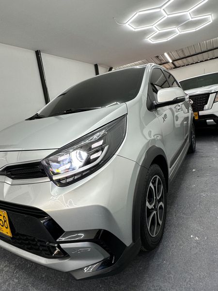 Kia picanto X-line 2023 Original hermoso - imagen secundaria 1