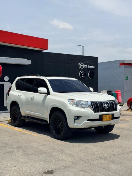 Toyota Prado txl 2023 2.8 diesel - imagen secundaria 1