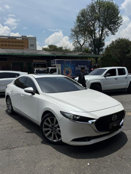 Mazda 3 Grand Touring 2022 - imagen secundaria 2