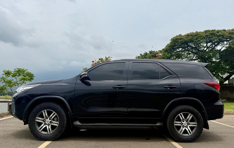 Toyota Fortuner SW4 2018 - imagen secundaria 2