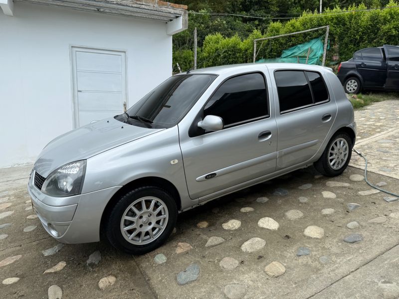 Renault Clio RS - imagen secundaria 2