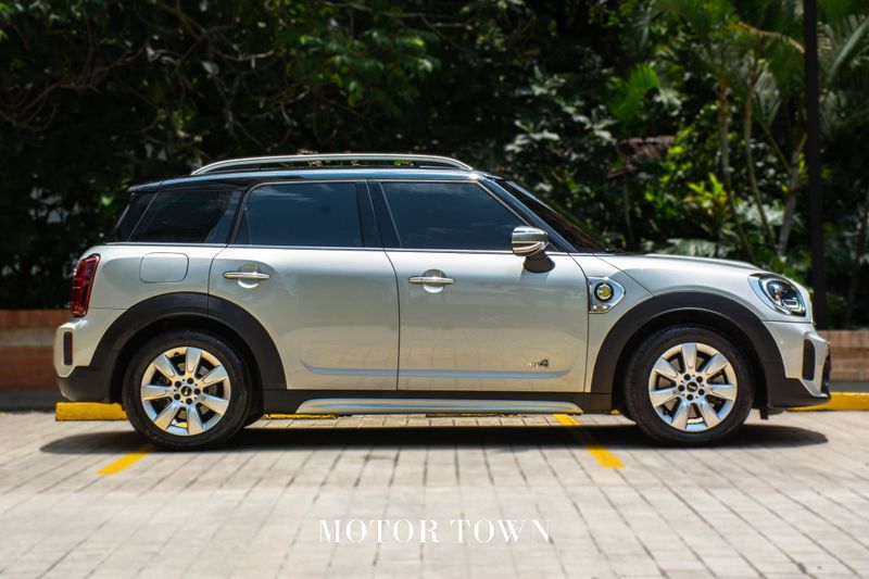 MINI COOPER SE ALL4 COUNTRYMAN  HIBRIDO 2022 MANTENIMIENTOS INCLUIDOS HASTA JULIO 2026 - imagen secundaria 1