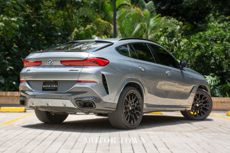 BMW X6 xDrive40i Paquete M 2025 - imagen secundaria 2