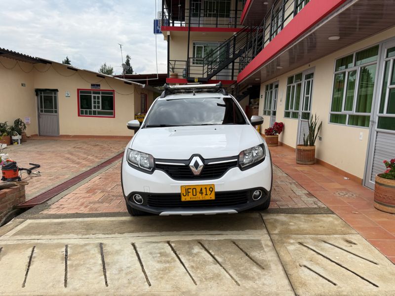 Renault Sandero Stepway Dynamique 1.6 - imagen secundaria 1