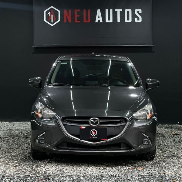 MAZDA 2 GRAND TOURING 2019 - imagen secundaria 1