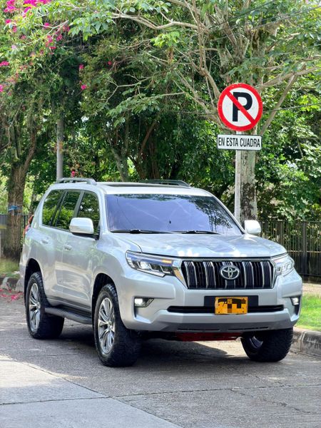 TOYOTA PRADO TXL  2019 diesel - imagen secundaria 2