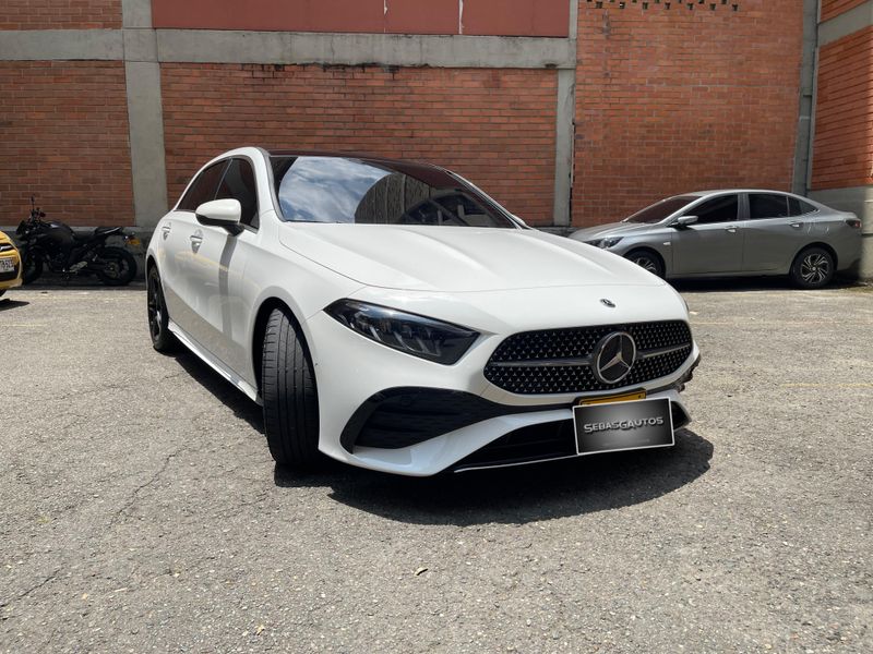 Mercedes Benz A250 AMG Line - imagen secundaria 1