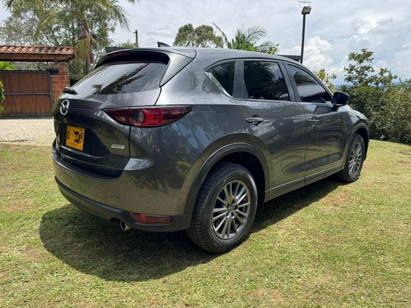 Mazda Cx5  Touring 2.0 cc - imagen secundaria 2