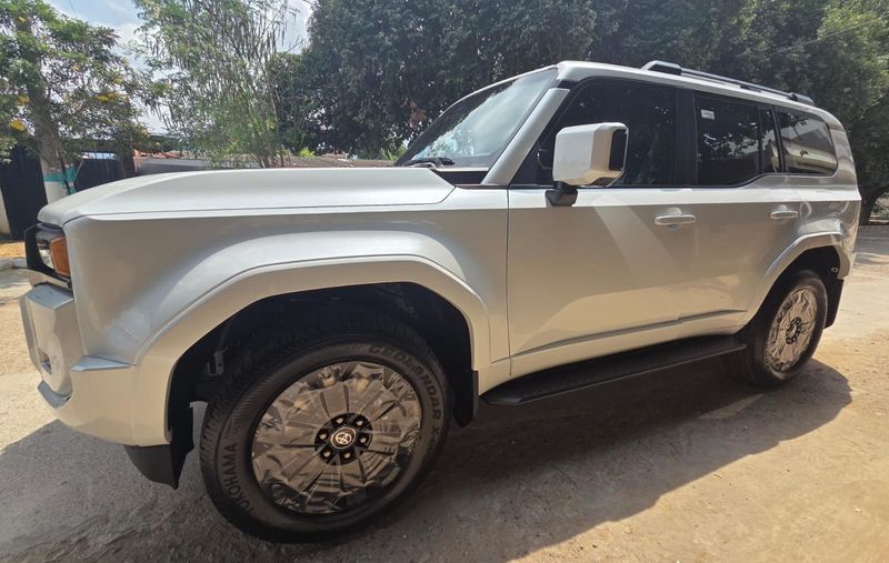 Prado Vx 2026 2.8 Diesel Cero Kms Entrega Inmediata Se Puede Sacar Financiada Recibimos Crédito Aprobado Venta A Nivel Nacional Garantía De Consesionario Para Matricular Como Primer Dueo - imagen secundaria 1