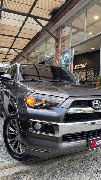 Toyota 4 Runner Limited 4.000 cc Automática 4x4 Gasolina - imagen secundaria 2