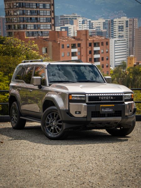 Toyota Land Cruiser Prado Txl 250 gasolina 2025 - imagen secundaria 2