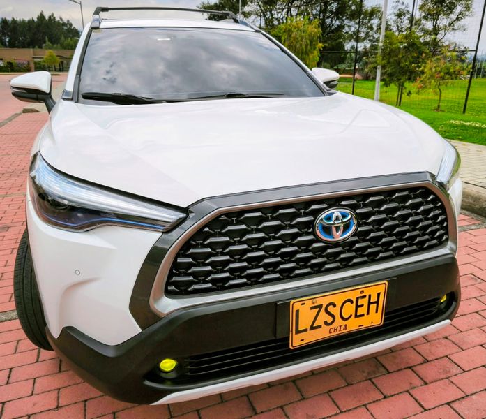 Toyota Corolla Cross XEI hibryd 2024 - imagen secundaria 2