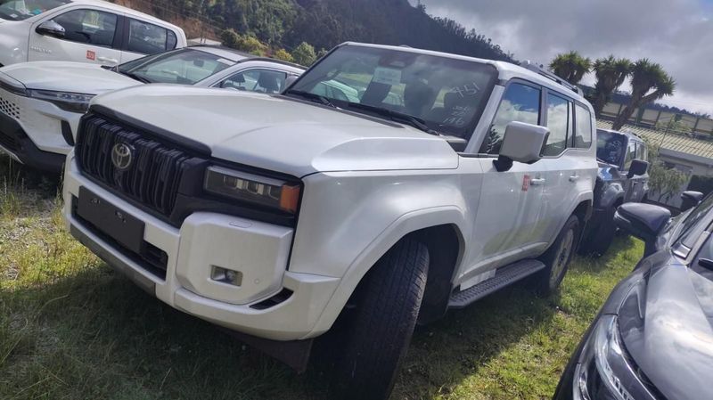 Toyota Prado Vx 2026 2.8 Diesel Cero Kms Entrega Inmediata Se Puede Sacar Financiada Recibimos Crédito - imagen 1