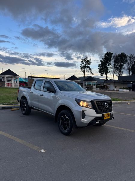Nissan Frontier 2022 4x4 - imagen secundaria 1