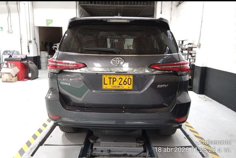 Toyota Fortuner SRV 2023 - imagen secundaria 1
