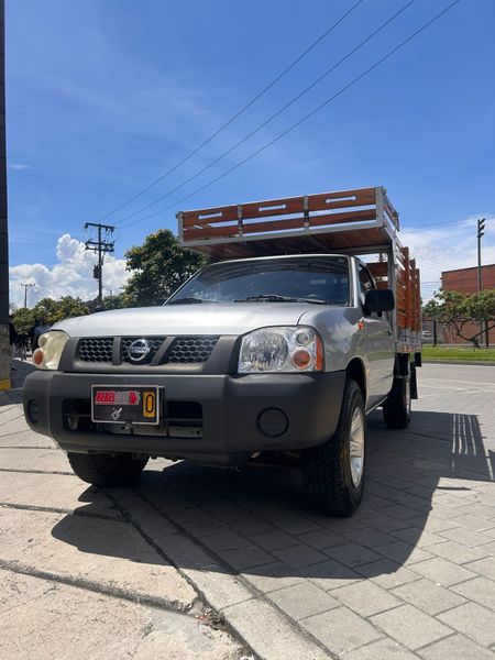 NISSAN D22NP300 - imagen 1