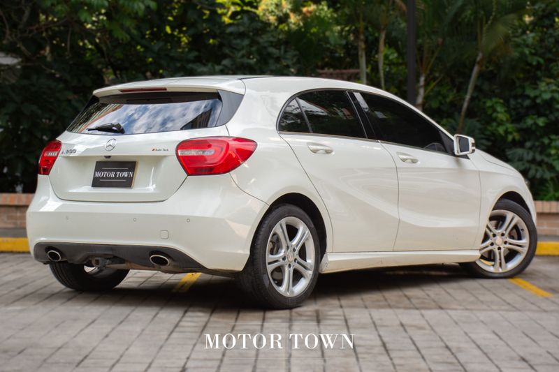 MERCEDES BENZ A200 2015 - imagen secundaria 2