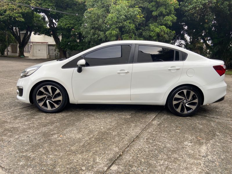 Kia Rio Space 2018 automático - imagen secundaria 2