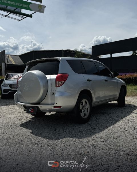Toyota Rav 4 - imagen secundaria 2