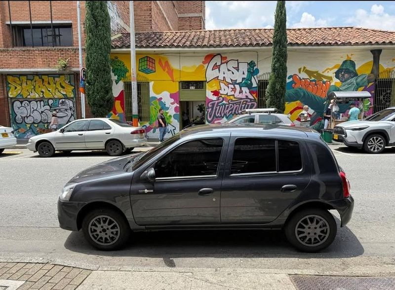 Renault Clio Style 2017 - imagen secundaria 2