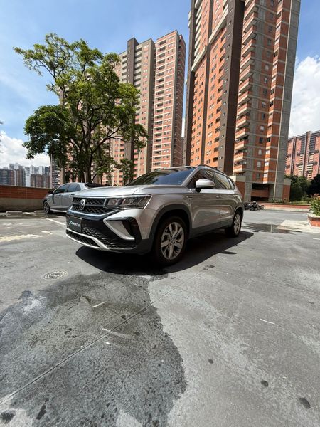 Volkswagen Taos Comfortline Select 2022 Automática Único Dueno 4x2