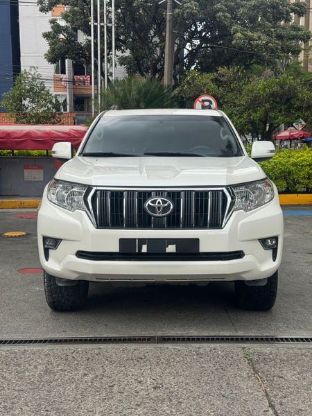 Toyota Prado Txl 2019 3.0 Diesel - imagen secundaria 2