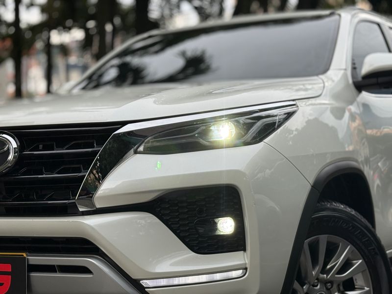 TOYOTA FORTUNER SRV 2021 - imagen secundaria 1