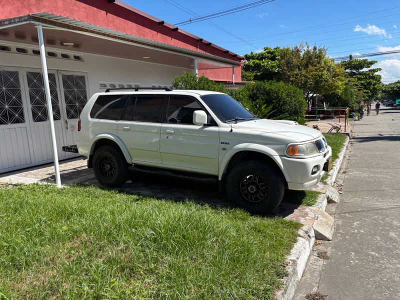 Mitsubishi nativa Diesel 2009 - imagen 1