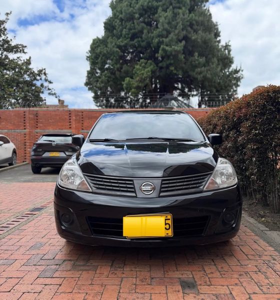 Nissan Tiida 2012 - imagen secundaria 1