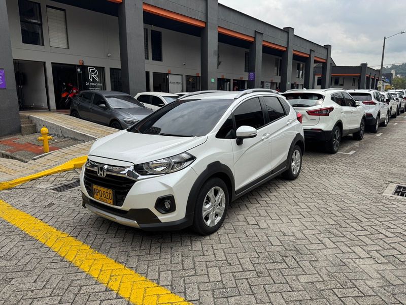 HONDA WRV 2023 18.000km - imagen secundaria 2