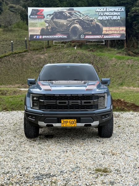 Ford F-150 Raptor - imagen secundaria 1