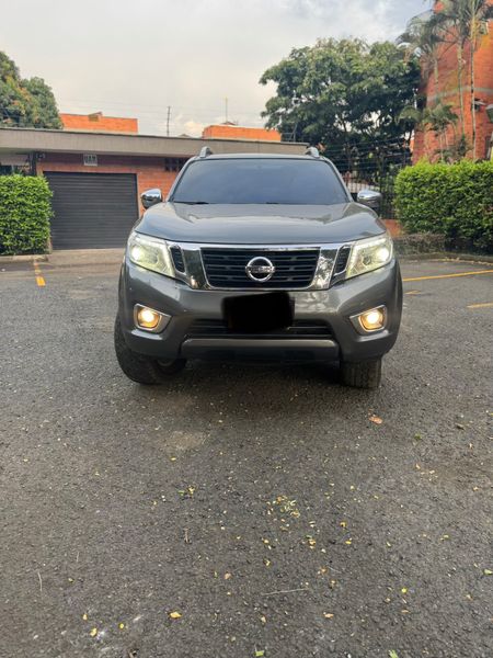 Nissan Frontier LE Turbo Diesel4x4 - Modelo 2018 - imagen secundaria 1
