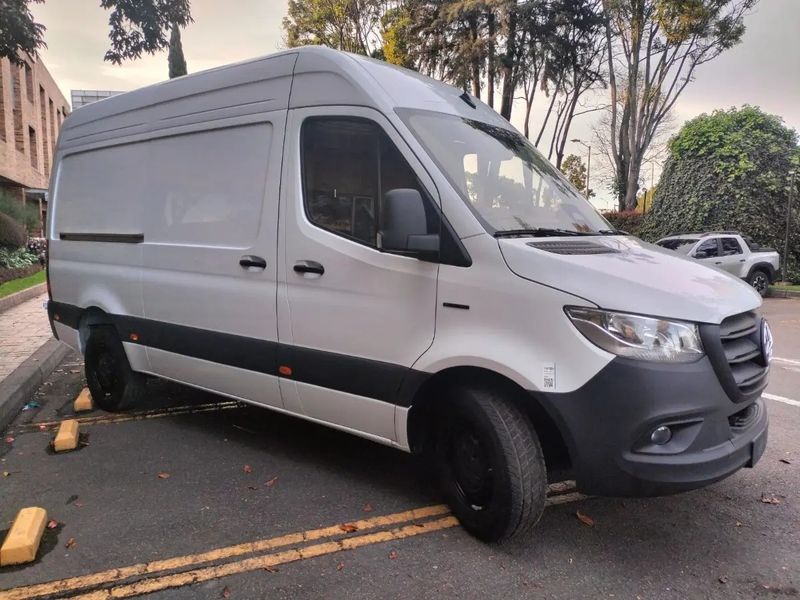 Mercedes Benz E SPRINTER 314 PANEL ELECTRICO MOD 2025 DEMO CAR TEST DRIVE GANGAZO COMO NUEVO 1300KM - imagen secundaria 1