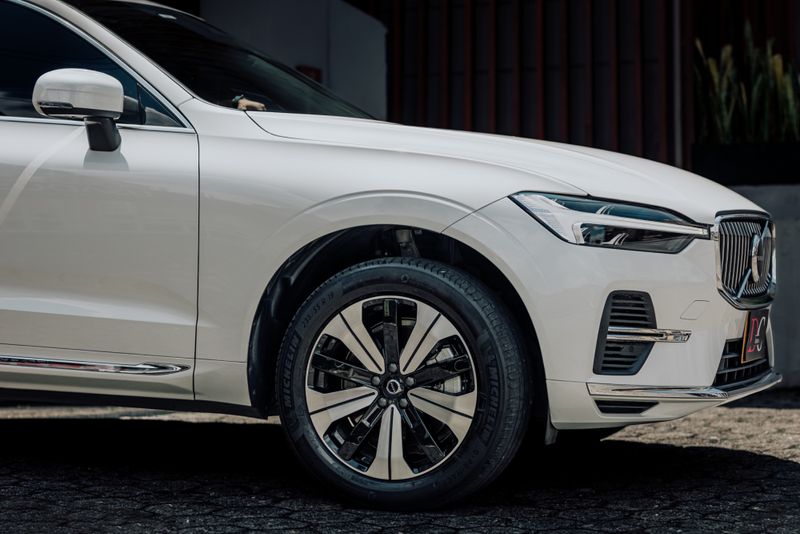 Volvo XC60 T8 Híbrido 2024 - imagen secundaria 1