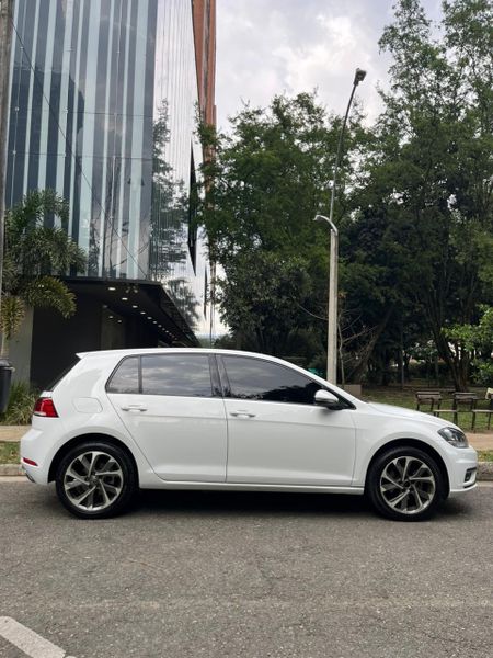 VOLKSWAGEN GOLF TRENDLINE 1.4 AUTOMATICO - imagen secundaria 2