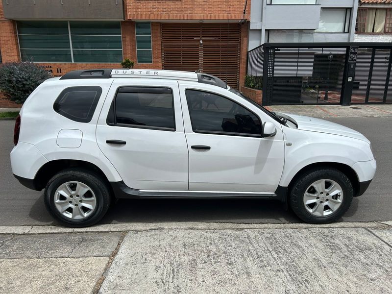 Renault Duster 2.0 - imagen secundaria 2