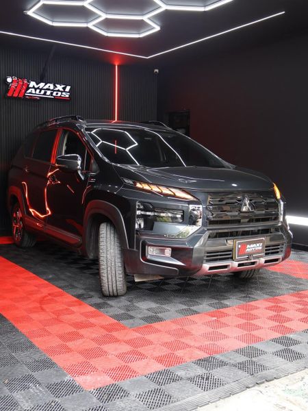 Mitsubishi Xpander Cross 1.500 cc Automática 4x2 7 Pasajeros - imagen secundaria 2