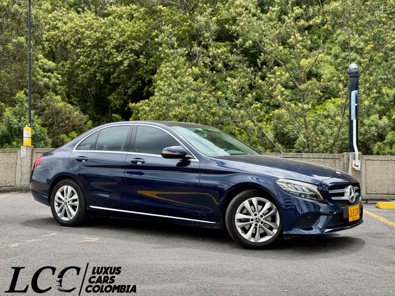 Mercedes Benz C200 2.0 2020 23.000 KMS - imagen secundaria 1