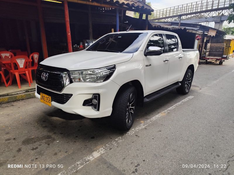 Toyota Hilux Euro IV 2.4 MT 2020 - imagen secundaria 1